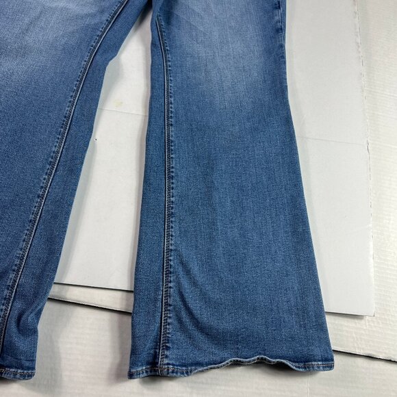 American Eagle Jean Women 37x30* High Rise Artist Flare Blue Faded Denim Tag 18R - Picture 5 of 16
